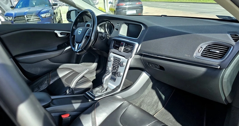 Volvo V40 cena 69900 przebieg: 144000, rok produkcji 2015 z Katowice małe 172